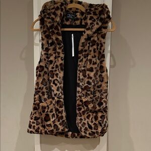 Nwt Love Tree Leopard Print Vest